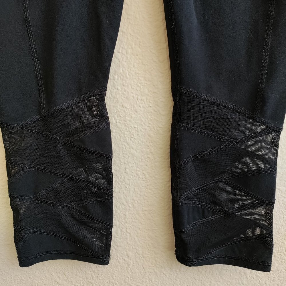 Athleta | Mantra High Rise Capri Mesh Panels Pants Size S - Picture 3 of 16